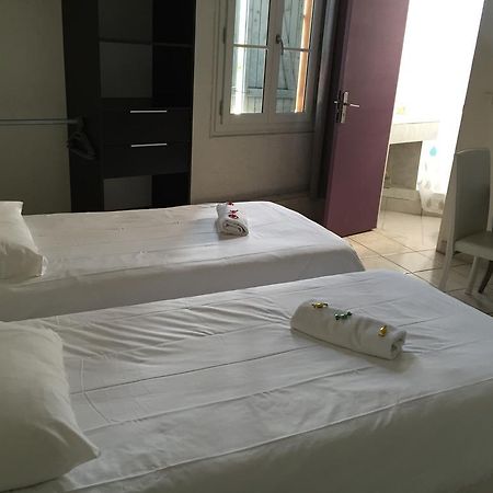 Hotel Restaurant Le 8 망들리유 라 나플 외부 사진