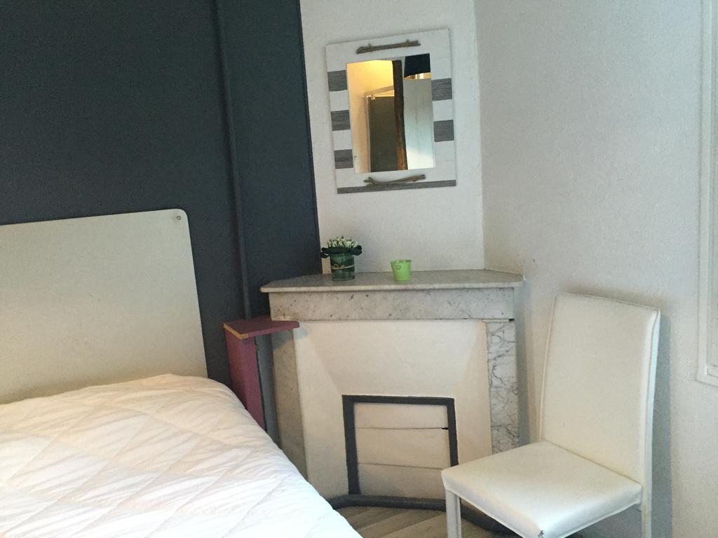 Hotel Restaurant Le 8 망들리유 라 나플 외부 사진